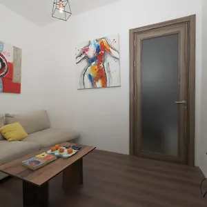 Stylish 2 Bedrooom Centre With Terrace Appartement